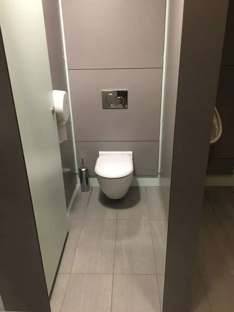 Completed bathroom installation by C Hobbs Plumbing and Heating in Harpenden: tiling, sanitaryware and fitted brassware