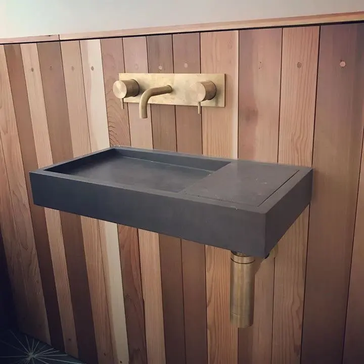 Completed bathroom installation by C Hobbs Plumbing and Heating in Luton: tiling, sanitaryware and fitted brassware